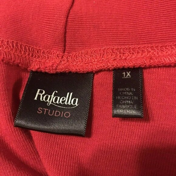 Rafaella Studio. Studded V-Neck Top. Size 1X Bust 46". 3/4 Sleeve. Stretch B8 - Picture 4 of 6